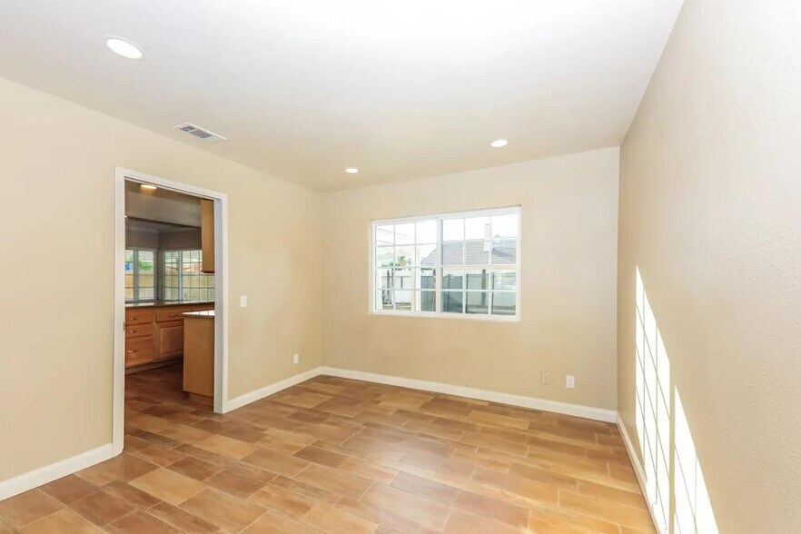 10333 Bonita Ave, Riverside, CA à louer - Photo de l’immeuble – Image 3 sur 9