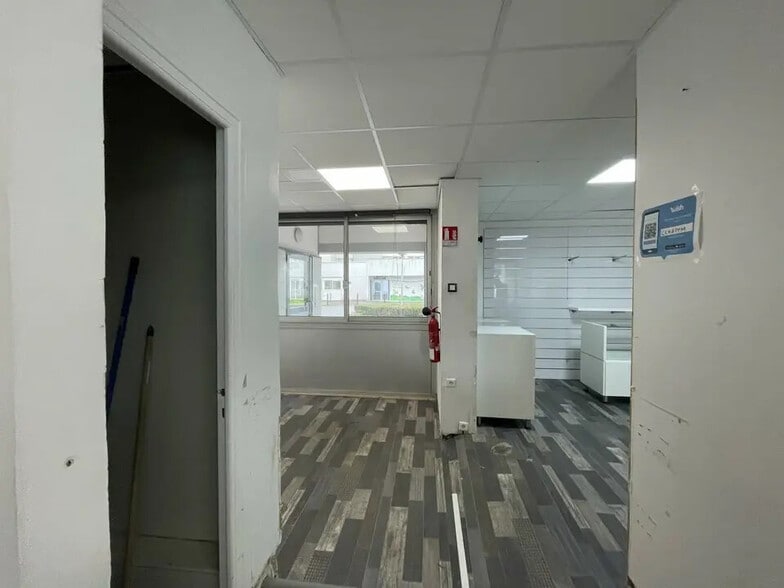 Local commercial dans Lanester à louer - Photo intérieure – Image 2 sur 5