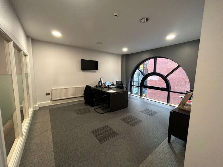 9 James St S, Belfast à louer - Photo de l’immeuble – Image 3 sur 5