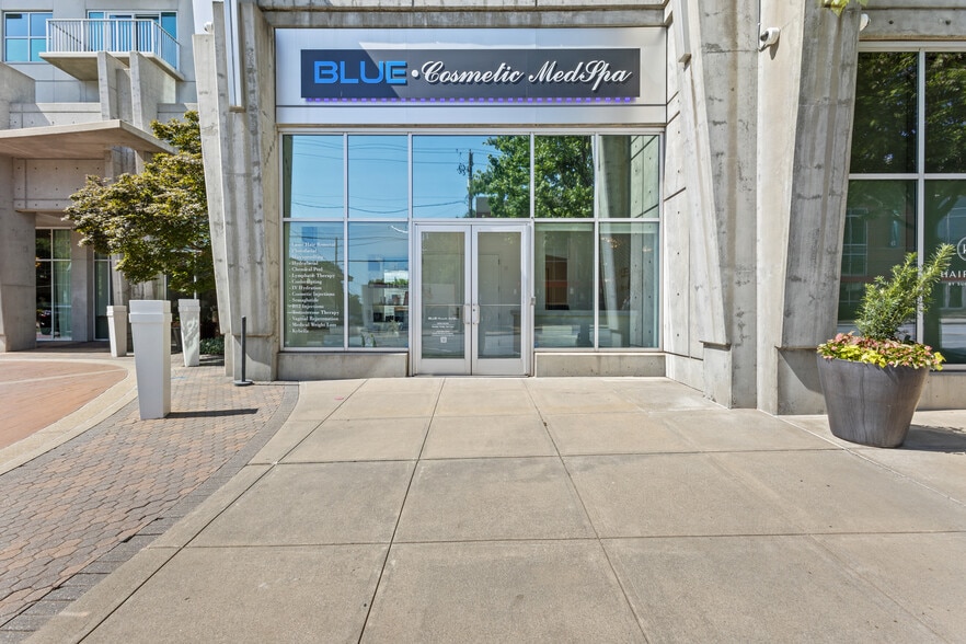 250 Pharr Rd NE, Atlanta, GA à louer - Photo de l’immeuble – Image 1 sur 30