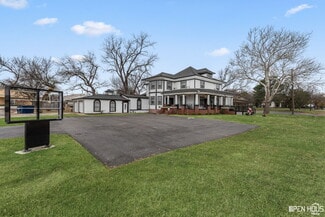 Plus de détails pour 405 W Gilbert St, Henrietta, TX - Hôtellerie à vendre