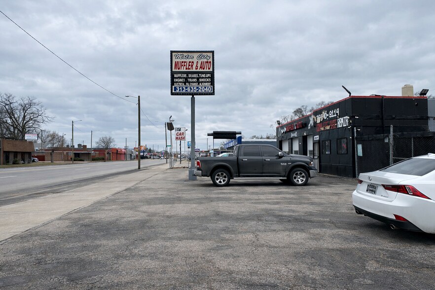 14201 Wyoming St, Detroit, MI à louer - Photo de l’immeuble – Image 3 sur 15