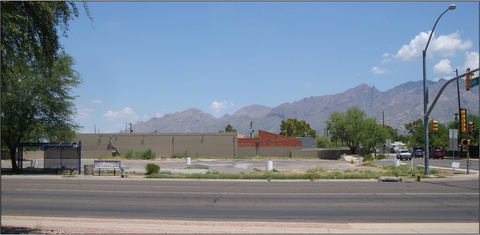 3635 E Fort Lowell Rd, Tucson, AZ à vendre - Photo de l’immeuble – Image 3 sur 15
