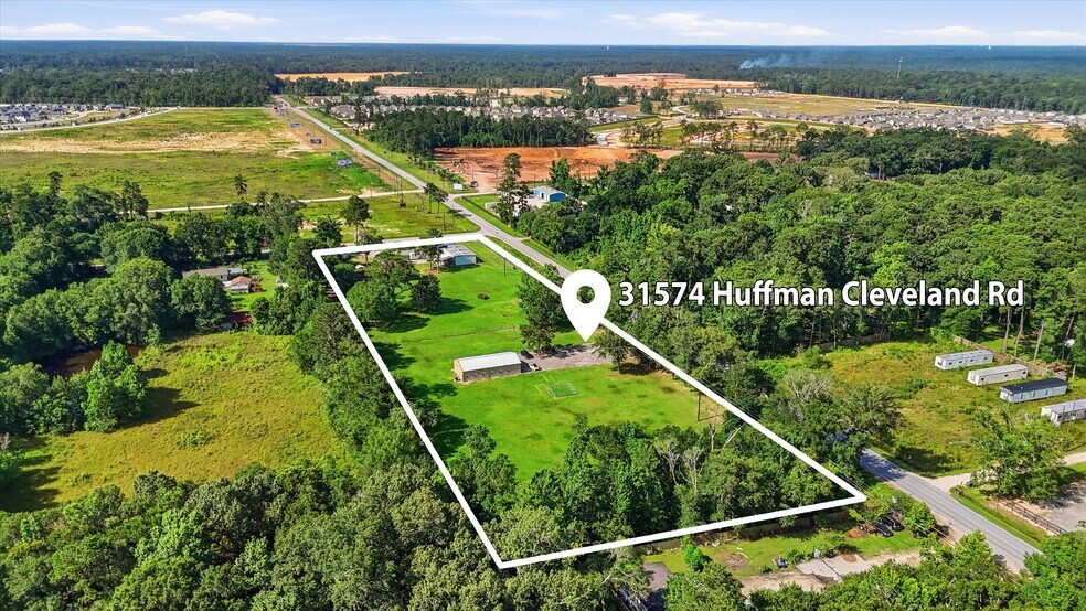 31574 Huffman Cleveland Rd, Huffman, TX à vendre - Photo de l’immeuble – Image 3 sur 22