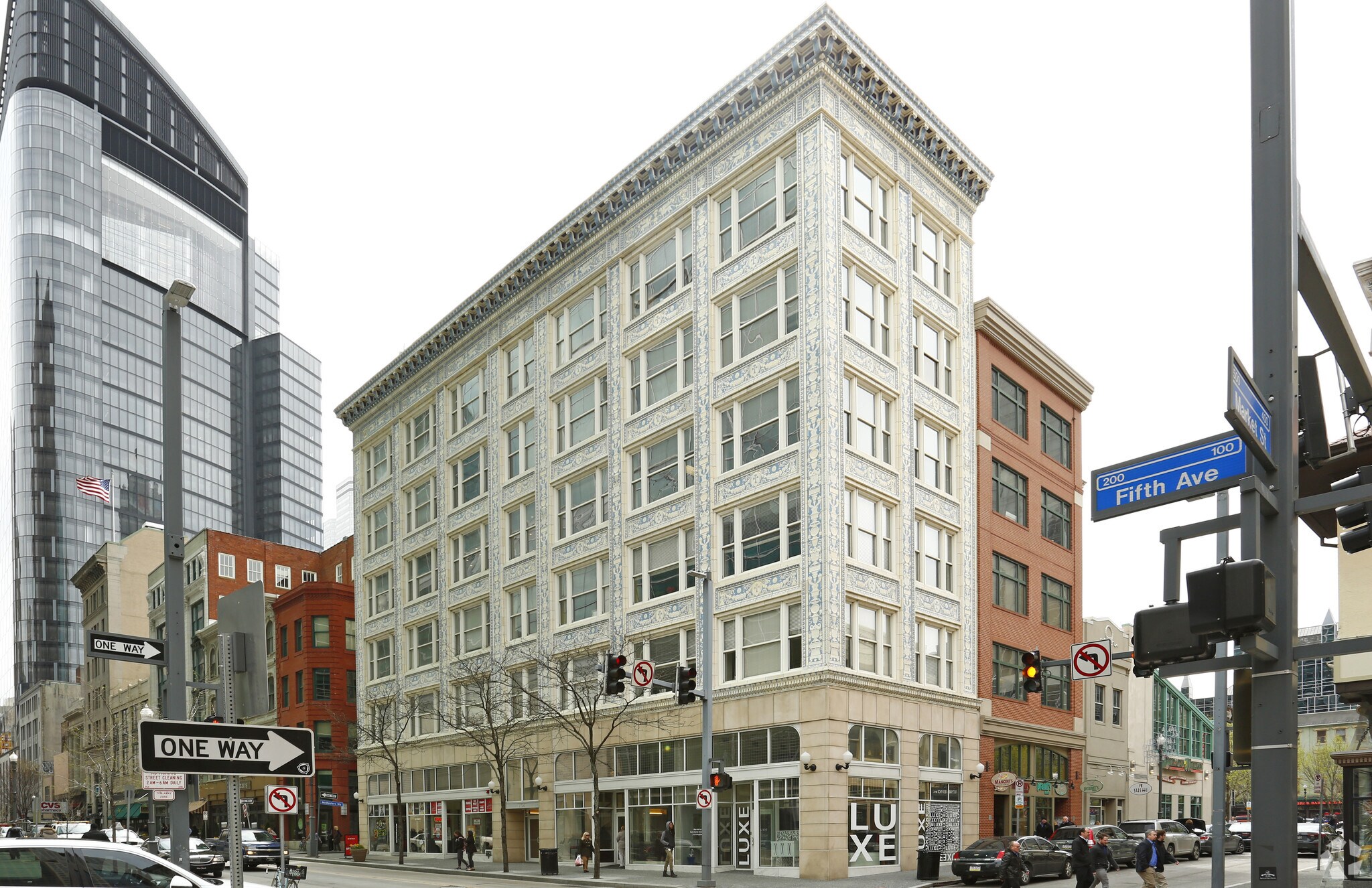 200-210 Fifth Ave, Pittsburgh, PA à louer Photo de l’immeuble– Image 1 sur 13