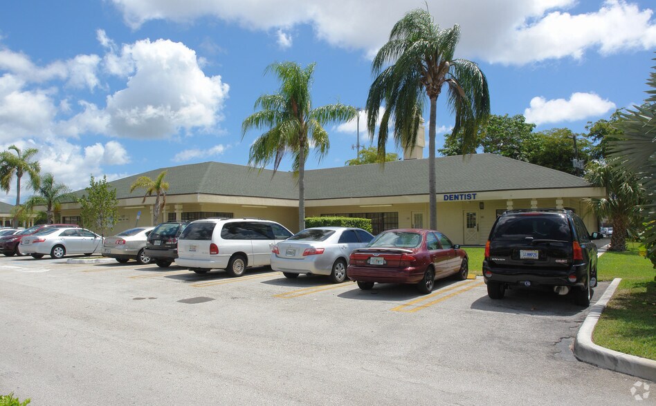 5317 W Atlantic Ave, Delray Beach, FL à louer - Photo principale – Image 1 sur 8