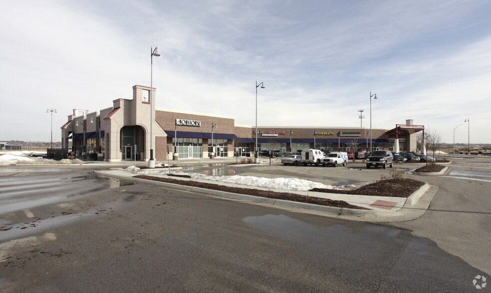 12040 McDermott Plz, La Vista, NE à louer - Photo principale – Image 2 sur 5
