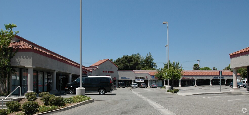 2982 E Colorado Blvd, Pasadena, CA à vendre - Photo principale – Image 1 sur 5