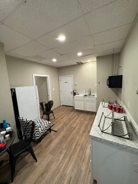 135 Edinburgh Ct, Greenville, SC à louer - Photo de l’immeuble – Image 2 sur 9