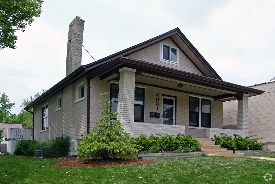 2031 S Big Bend Blvd, Saint Louis, MO à louer - Photo de l’immeuble – Image 2 sur 10