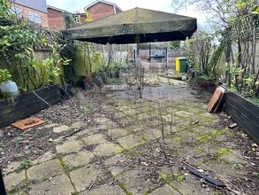 63 Queens Rd, Buckhurst Hill à louer Photo de l’immeuble– Image 1 sur 2