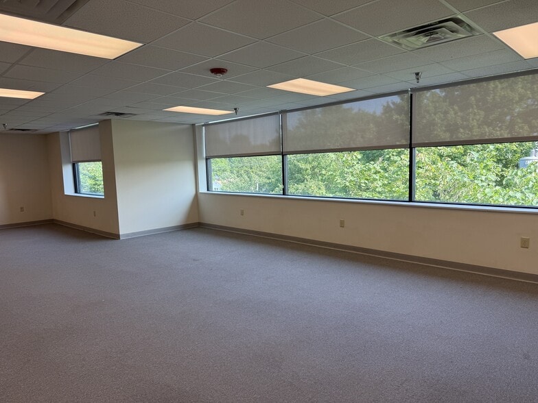 1911 S National Ave, Springfield, MO à louer - Photo intérieure – Image 3 sur 5