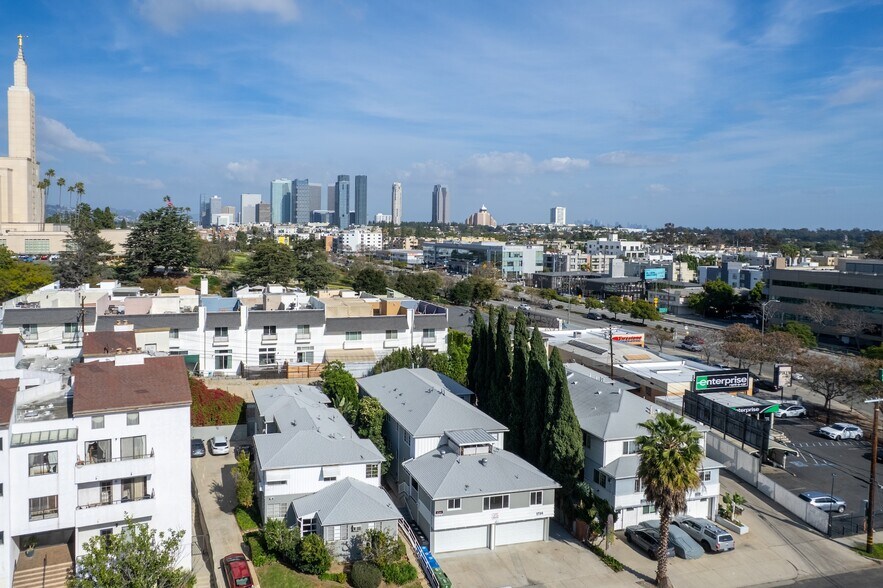 1748 Malcolm Ave, Los Angeles, CA à vendre - Photo de l’immeuble – Image 3 sur 8