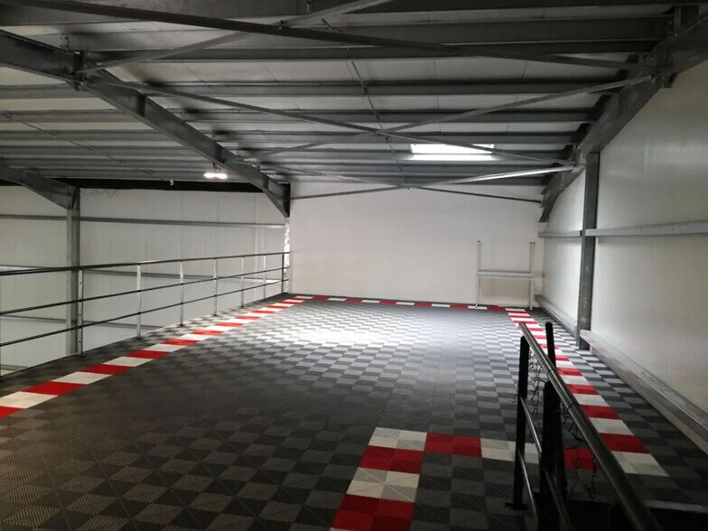 Local d’activités dans Forbach à louer - Photo de l’immeuble – Image 3 sur 4