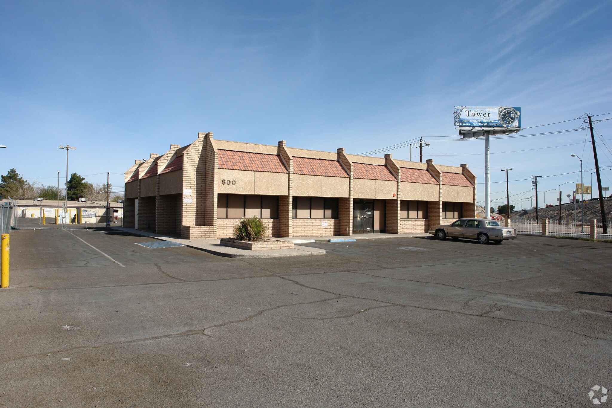 800 W Bonanza Rd, Las Vegas, NV à louer Photo principale– Image 1 sur 5
