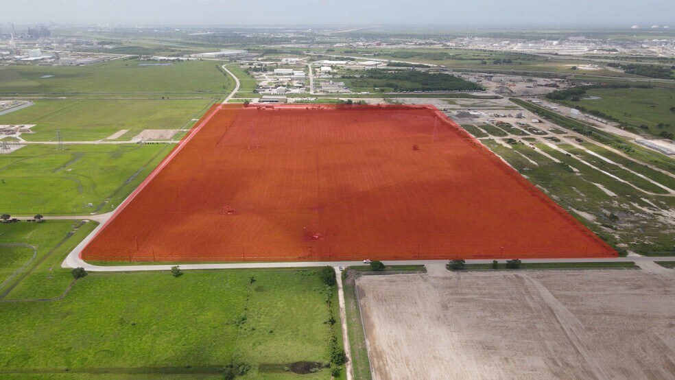 2215 County Road 434, Freeport, TX à louer - Vidéo sur l’annonce professionnelle – Image 2 sur 11
