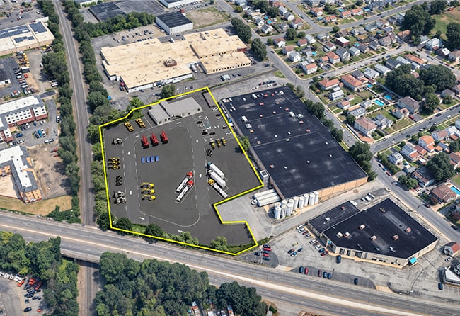 147 N 5th, Saddle Brook, NJ à louer - Aérien – Image 1 sur 7