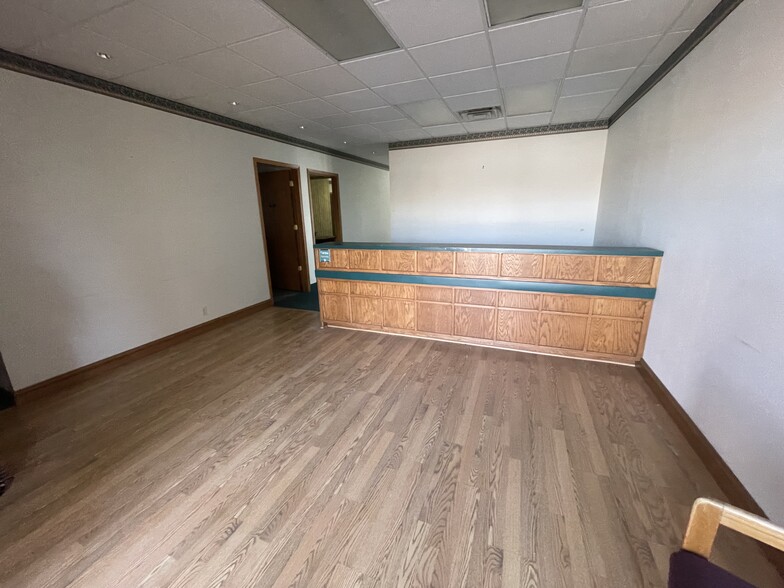 825 S Taft Ave, Mason City, IA à louer - Photo de l’immeuble – Image 2 sur 16