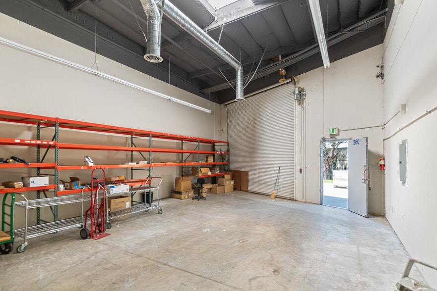 258-280 E Gish Rd, San Jose, CA à vendre - Photo de l’immeuble – Image 3 sur 10
