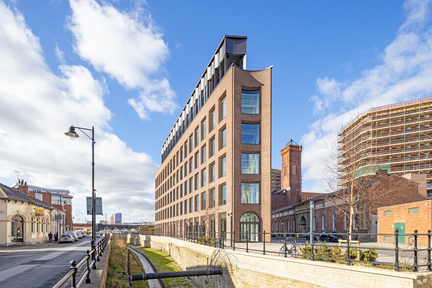 Water Ln, Leeds à louer - Photo de l’immeuble – Image 2 sur 4