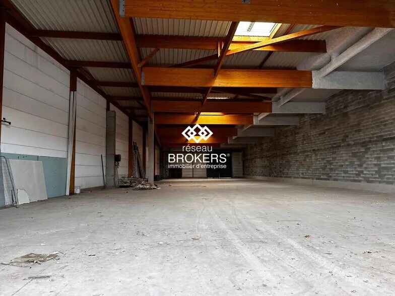 Local commercial dans CLERMONT-L'HERAULT à louer - Photo de l’immeuble – Image 1 sur 1