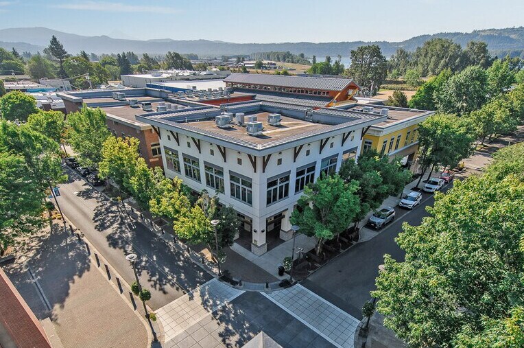 1700 Main St, Washougal, WA à louer - Photo de l’immeuble – Image 3 sur 12