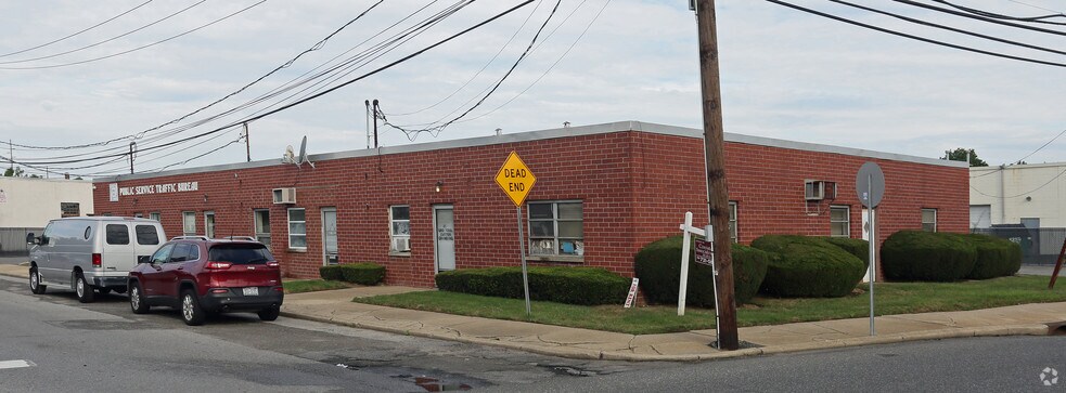 1-9 Hicks St, Lindenhurst, NY à louer - Photo de l’immeuble – Image 2 sur 5