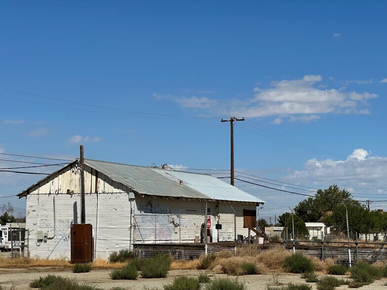 3301 E Avenue I, Lancaster, CA à vendre - Photo de l’immeuble – Image 3 sur 4