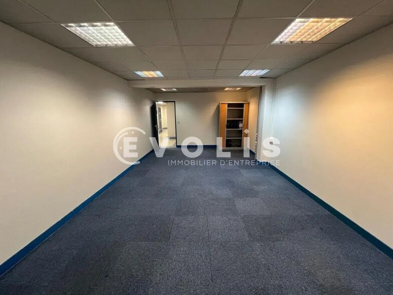 Local d’activités dans Croissy-Beaubourg à louer - Photo intérieure – Image 3 sur 11