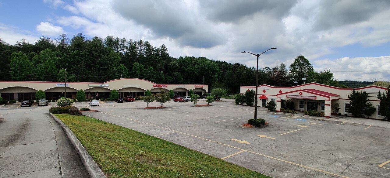 772 Maddox Dr, East Ellijay, GA à louer Photo de l’immeuble– Image 1 sur 9