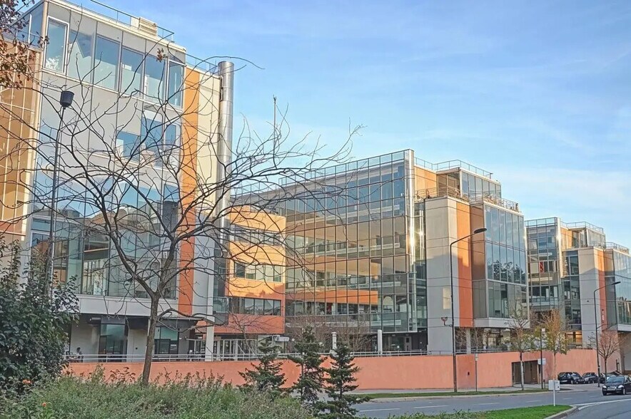 2 Allée De Longchamp, Suresnes à louer - Photo de l’immeuble – Image 2 sur 11