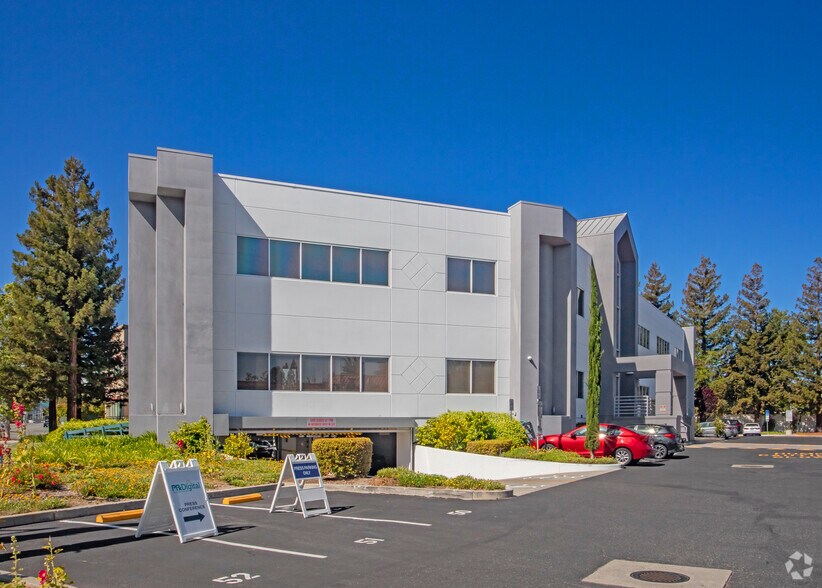 3803 S Bascom Ave, Campbell, CA à louer - Photo de l’immeuble – Image 3 sur 10