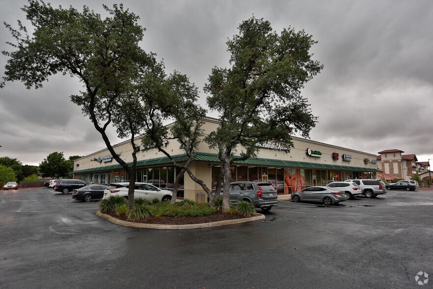 15502 Huebner Rd, San Antonio, TX à louer - Photo de l’immeuble – Image 1 sur 7