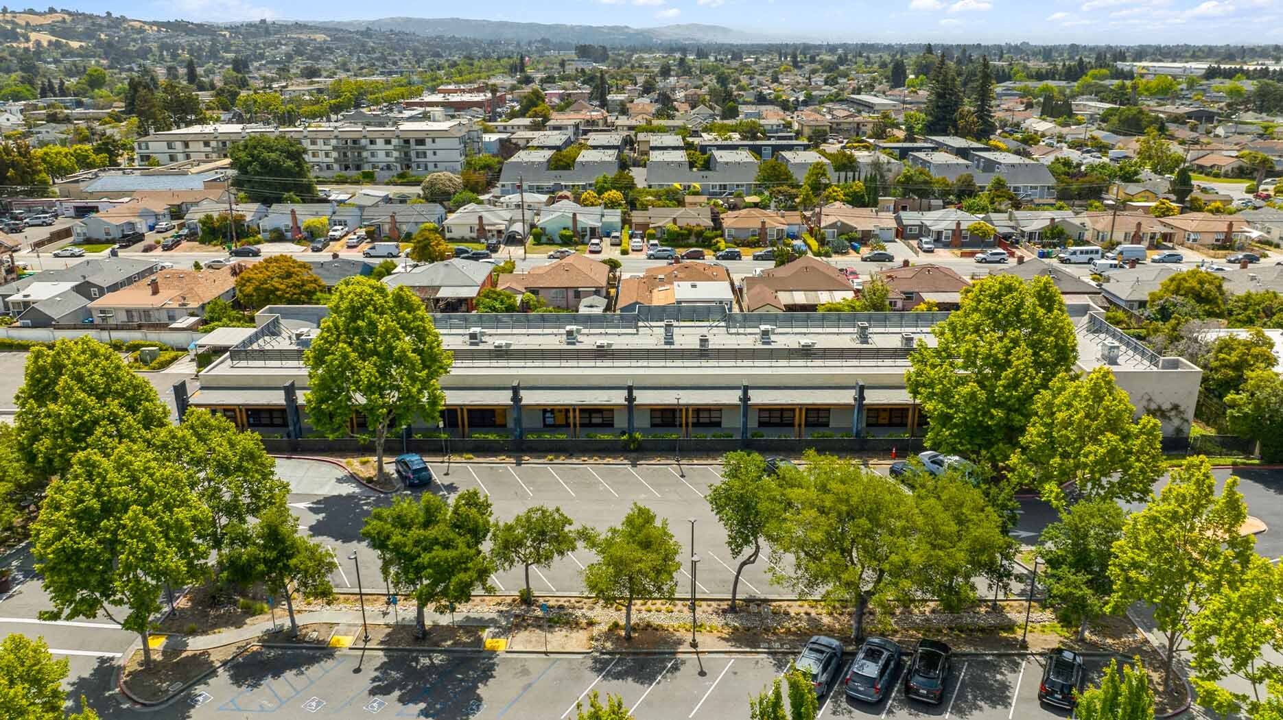 13939 E 14th St, San Leandro, CA à vendre Photo de l’immeuble– Image 1 sur 5
