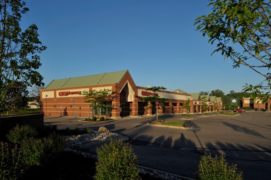 2045-2129 W South Blvd W, Troy, MI à louer - Photo de l’immeuble – Image 3 sur 6