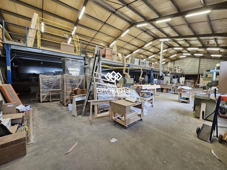 Industriel/Logistique dans Aubière à vendre - Photo de l’immeuble – Image 2 sur 10