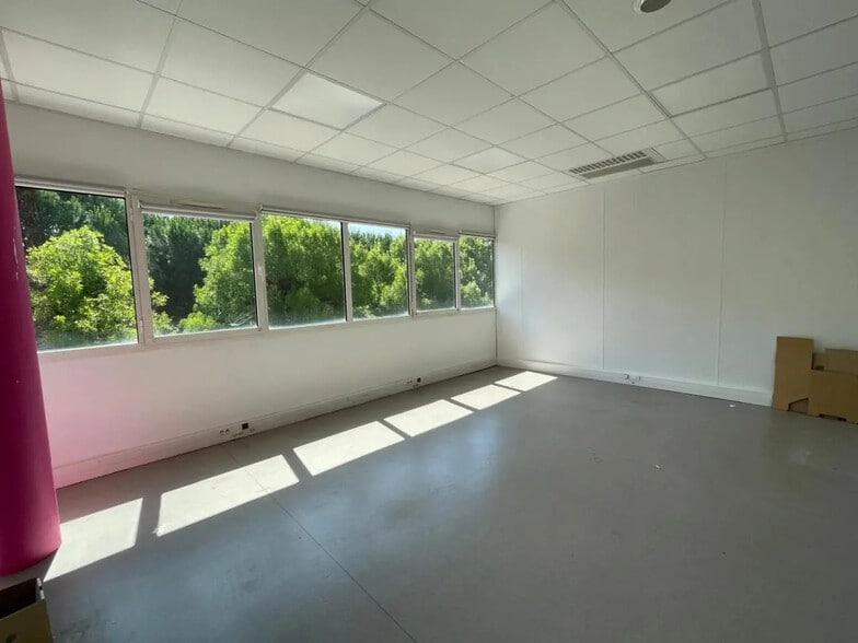 Bureau dans Mérignac à louer - Photo de l’immeuble – Image 2 sur 6