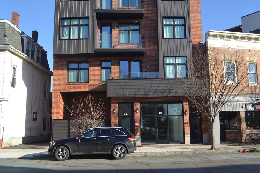 379-381 Somerville Ave, Somerville, MA à louer - Photo de l’immeuble – Image 2 sur 8