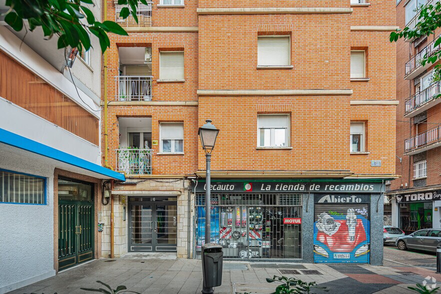 Local commercial dans Madrid, Madrid à louer - Photo de l’immeuble – Image 2 sur 2