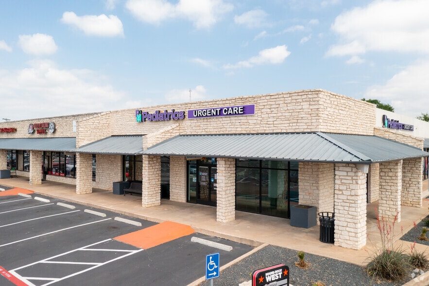 1100-1208 N IH-35, Round Rock, TX à louer - Photo de l’immeuble – Image 1 sur 9