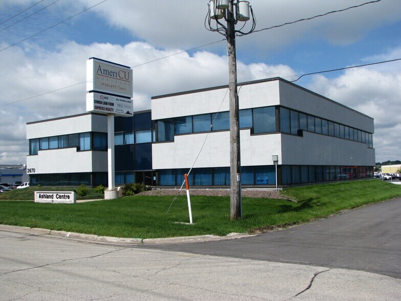 2670 S Ashland Ave, Green Bay, WI à louer - Photo de l’immeuble – Image 3 sur 10