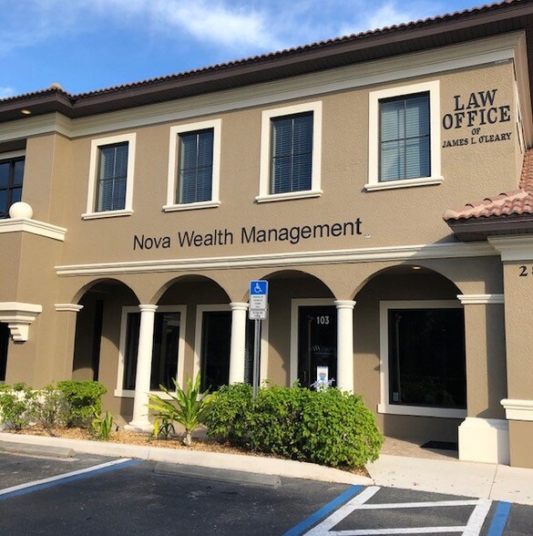 28089 Vanderbilt Dr, Bonita Springs, FL à vendre - Photo de l’immeuble – Image 2 sur 11