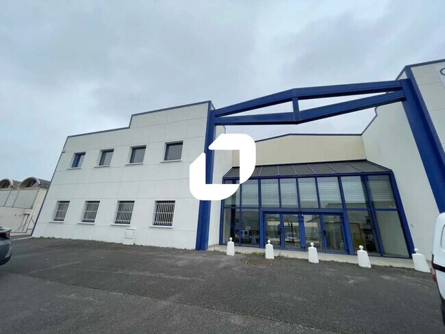 Plus de détails pour Local d’activités à vendre