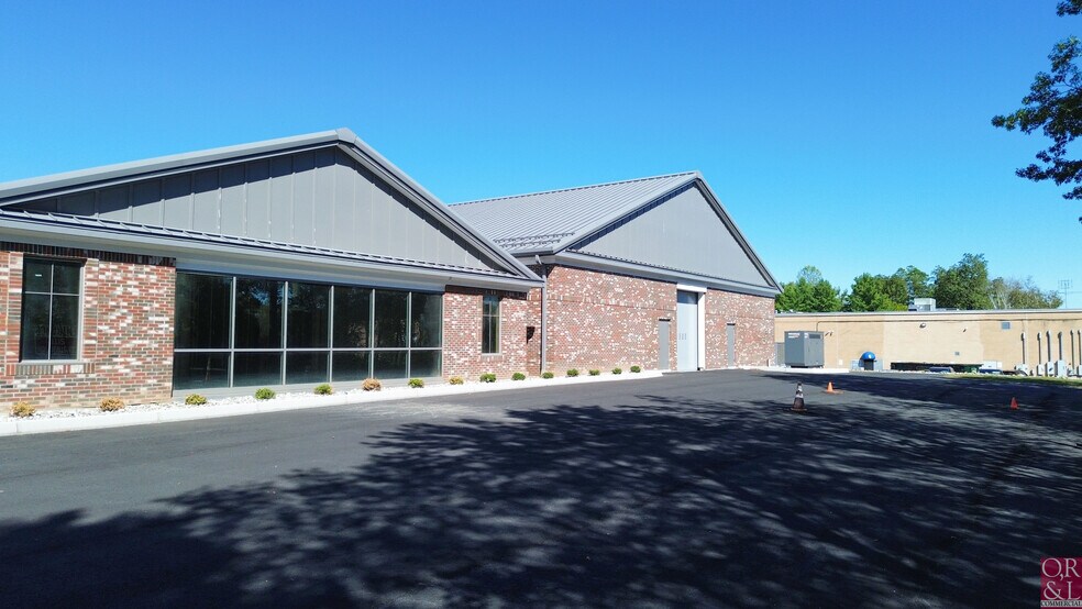 13 Sycamore Way, Branford, CT à louer - Photo de l’immeuble – Image 3 sur 14