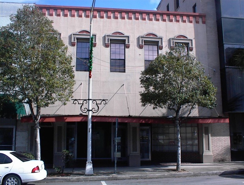 11 NE 1st Ave, Ocala, FL à louer - Photo de l’immeuble – Image 3 sur 19