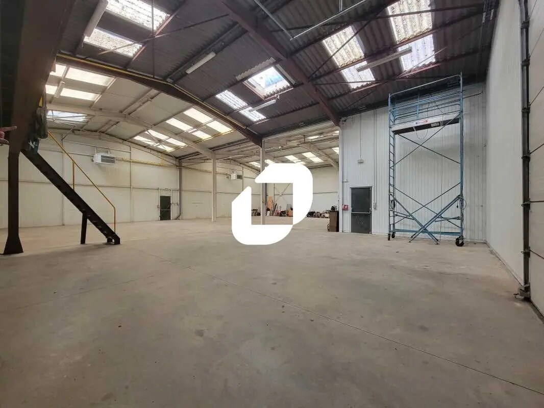 Local d'activités dans Angerville à vendre Photo intérieure– Image 1 sur 13