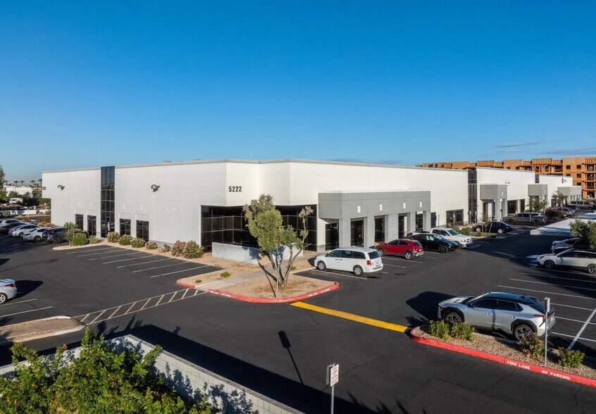 5222 E Baseline Rd, Gilbert, AZ à louer - Photo de l’immeuble – Image 2 sur 8