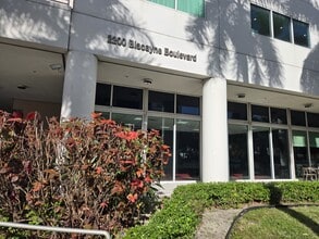 2200 Biscayne Blvd, Miami, FL à louer Photo intérieure– Image 2 sur 12