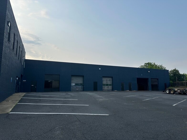 2811 Old Lee Hwy, Merrifield, VA à louer - Photo de l’immeuble – Image 2 sur 12