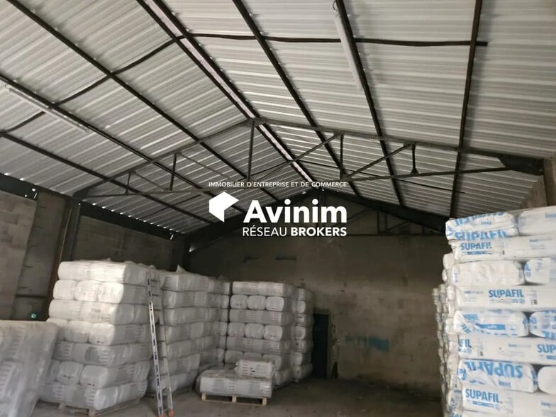 Industriel/Logistique dans Saint-Martin-du-Mont à vendre - Photo intérieure – Image 3 sur 6